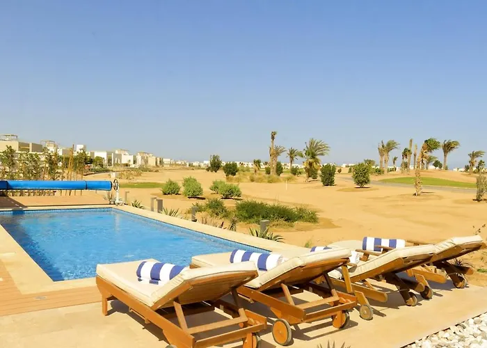 Villa Designer Golf - Heated Pool & Serene Views Hurgada