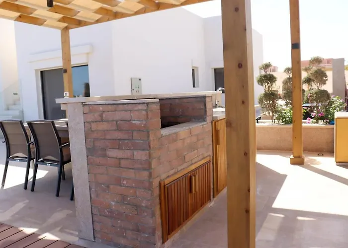 Villa Designer Golf - Heated Pool & Serene Views