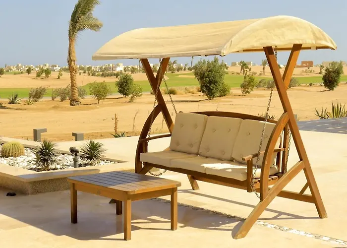 Designer Golf - Heated Pool & Serene Views